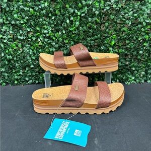 REEF CUSHION VISTA HI - W8